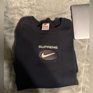 Nike supreme crewneck